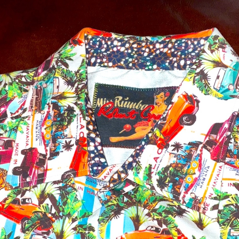 Desired classic and extremely rare men’s Robert Graham Old Havana shirt size S